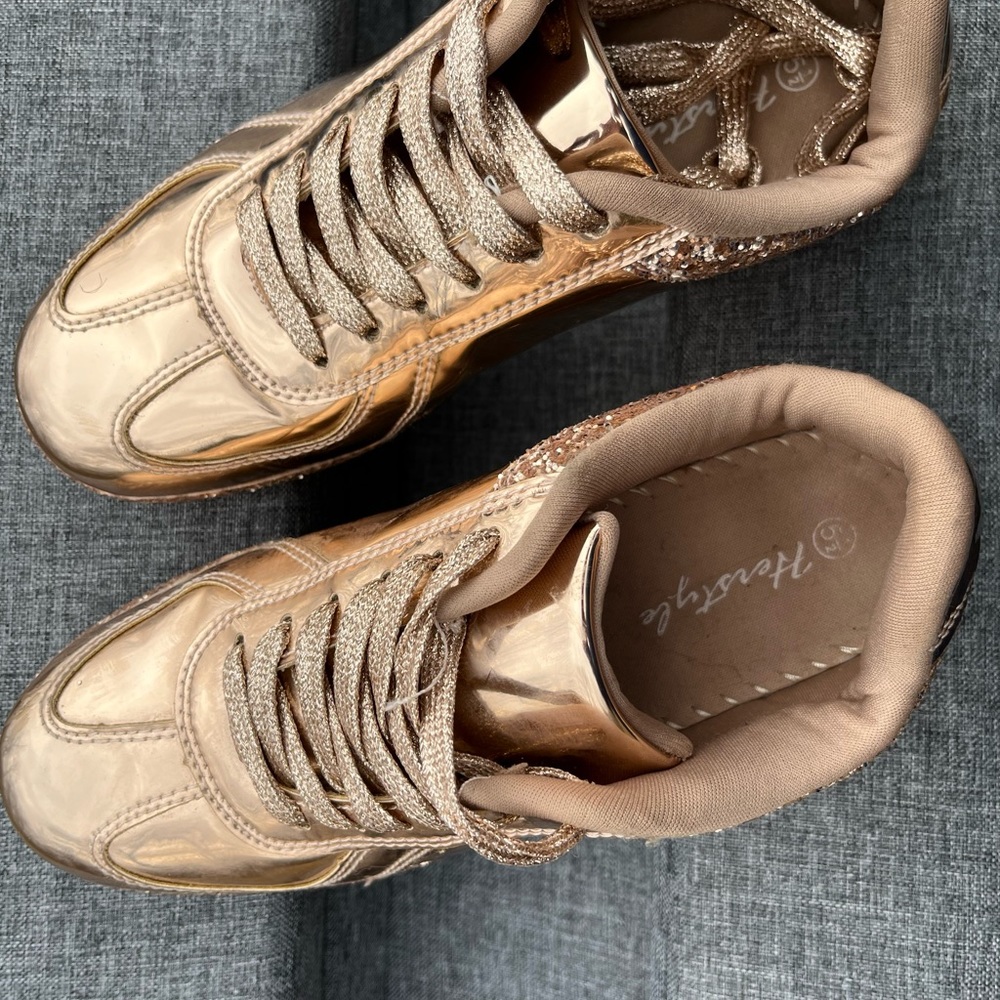 Size 5 glitter rose gold shoes
